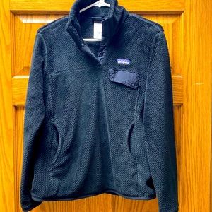 Patagonia pull over with pockets.